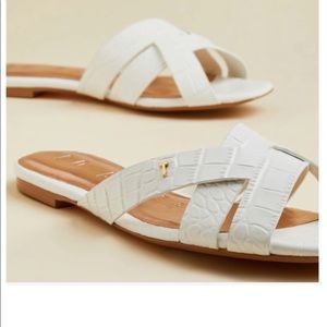 NWB, Ted Baker White Leather Croc-effect Sandals
